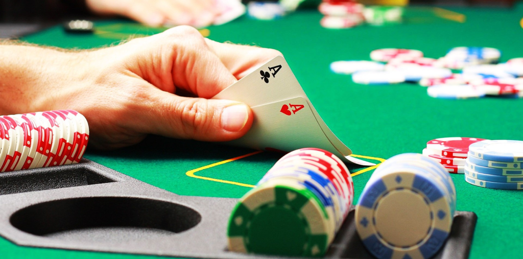 Cách chơi Poker chi tiết như thế nào?