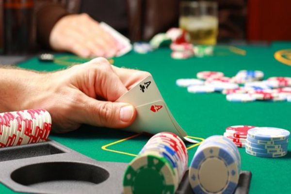 Luật chơi Poker - Texas Hold'em